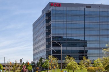 Markham, Ontario, Kanada - 21 Mayıs 2018: Markham 'daki binada CGI imzası, Kanadalı bir bilişim danışmanı, sistem entegrasyonu, dış kaynak kullanımı ve çözüm şirketi. 