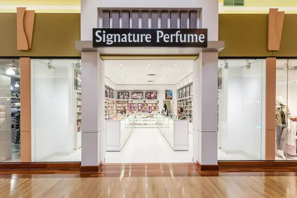 Vaughan Ontario Canada March 2018 Signature Perfumes Store Front Vaughan — Stock Photo, Image