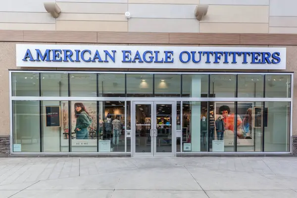 Niagara Gölünde, Kanada 'da 4 Mart 2018' de Amerikan Kartal Aletleri mağazası Niagara 'daki Outlet Collection mağazasına girdi.. 