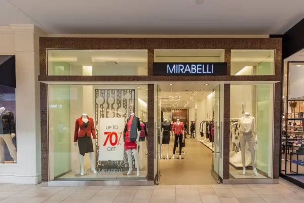 加拿大多伦多 2018年2月12日 位于Bayview村购物中心的Mirabelli店面 Mirabelli是多伦多的一家妇女商店 — 图库照片