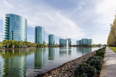 Redwood Shores, Kaliforniya, ABD - 30 Mart 2018: Silikon Vadisi 'ndeki Kahin Karargahı. Oracle Corporation, çok uluslu bir bilgisayar teknolojisi şirketidir.. 