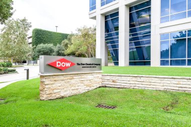 Houston, Teksas, ABD - 22 Eylül 2018: Mark of Dow Houston Dow Center, Dow, ABD 'li çok uluslu kimya şirketi.. 
