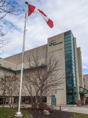 TORONTO, CANADA - 19 Kasım 2017 Toronto Hydro binası, Toronto, Kanada 'da 500 komisyon üyesi. Toronto Hydro, Kanada 'nın en büyük ikinci elektrik dağıtım şirketi..