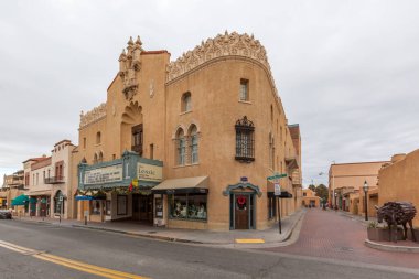 NEW MEXICO, ABD - 25 Aralık 2017: Santa Fe, New Mexico 'daki İspanya Rönesans Lensic Tiyatrosu' nun dışı