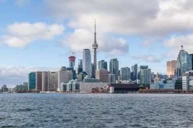 TORONTO, CANADA - 19 Kasım 2017: Toronto su cephesinde gökyüzü.