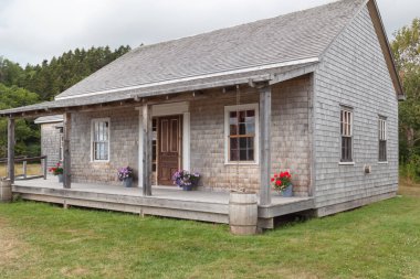 NEW BRUNSWICK, Kanada - 5 Ağustos 2017: Molly Kool Center Alma, New Brunswick, Kanada. Molly Kool Kanada doğumlu bir Amerikalıydı. Amerika 'nın ilk kadın kaptanı..