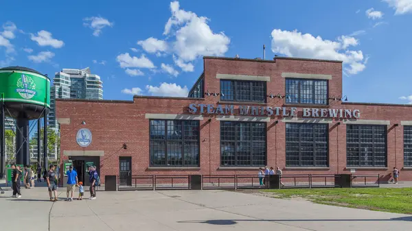 토론토 캐나다 2017년 24일 Steam Whistle Brewing Roundhouse 1929년에 지어졌으며 — 스톡 사진