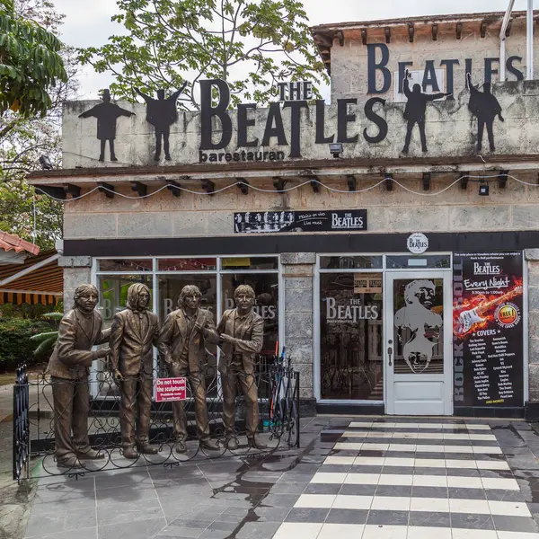 Varadero Cuba Apr 2017 Four Statues Beatles Front Beatles Bar — Stock Photo, Image