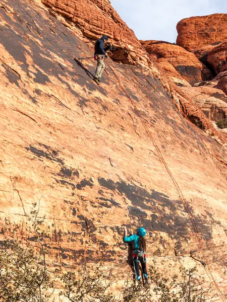 Las Vegas Nevada Eua Diciembre 2017 Personas Escalando Las Rocas — Foto de Stock
