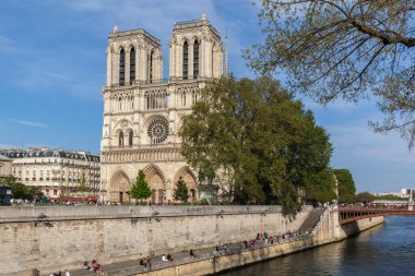 PARIS FRANCE- 8 Mayıs 2016: Notre Dame Katedrali, Paris, Fransa