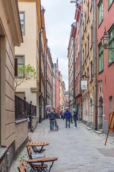 Stockholm Sweden May 2016 Tourists Walking Narrow Street Old Town — Stock Photo, Image
