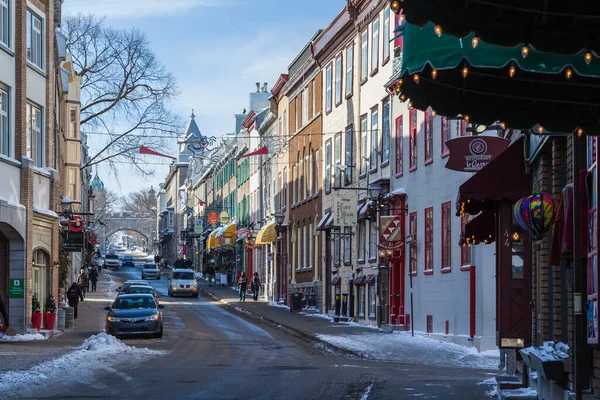 カナダのQuebecシティ 2016年2月14日 冬のケベックシティのストリートを表示します オールドケベックはケベックシティの歴史地区であり 1985年にユネスコの世界遺産リストに登録された — ストック写真
