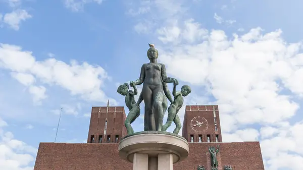Oslo Norwegen Mai 2016 Bronzeskulptur Vor Dem Osloer Rathaus Oslo — Stockfoto