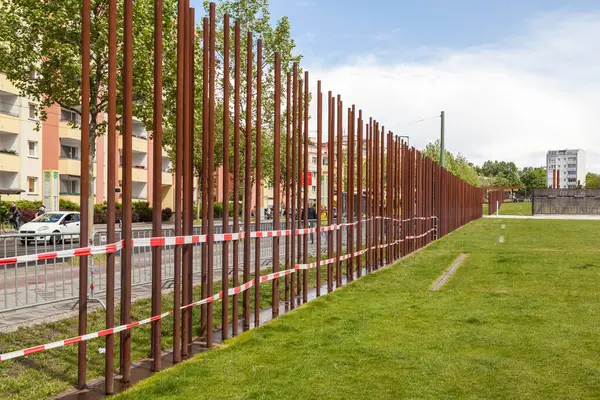 Berlin Niemcy Maja 2016 Miejsce Pamięci Muru Berlińskiego Znaczniki Stalowe — Zdjęcie stockowe