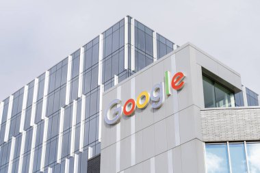 Google Waterloo ofis binaları 28 Ekim 2023 tarihinde Kitchener, Ontario, Kanada Breithaupt St binasında. Google bir Amerikan teknoloji şirketidir..