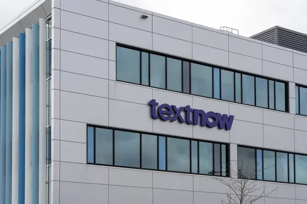 Textnowは2023年10月28日にカナダのオン ウォータールーに本社を置いている Textnowはカナダの無料電話サービスプロバイダーです — ストック写真
