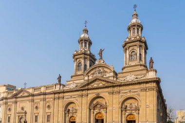 Santiago Metropolitan Katedrali, Armas Plaza de Armas, Santiago, Şili, 8 Şubat 2023. Metropolitan Katedrali, Santiago Başpiskoposu ve Chi 'deki Katolik Kilisesi' nin ana tapınağıdır.