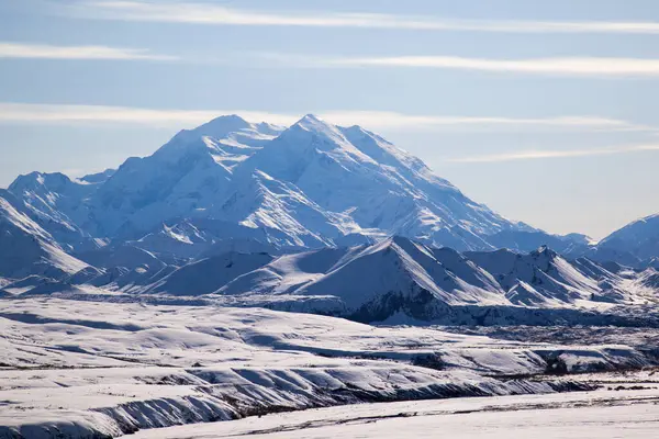エッネルソン ビジター センター Mckinley のバックグラウンド デナリ国立公園 アラスカ 米国デナリは 北米で最高の山頂です — ストック写真