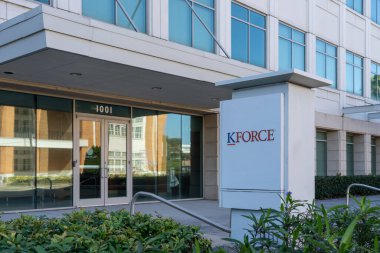 Tampa, Florida, ABD - 8 Ocak 2022: Tampa, Florida, ABD 'deki Kforce karargahı. Kforce bir personel hizmetleri ve çözüm firmasıdır..
