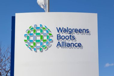 Deerfield, Illinois, ABD - 27 Mart 2022: Walgreens Deerfield, Illinois, ABD 'deki karargahlarında imza attı. Walgreen Şirketi, eczane zinciri işleten bir Amerikan şirketidir..
