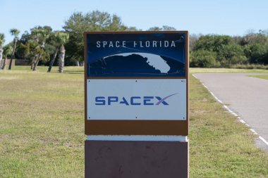 Cape Canaveral, Fl, ABD - 15 Ocak 2022: Cape Canaveral, ABD 'deki SpaceX Fırlatma ve İniş Kontrol Merkezi. SpaceX (Space Exploration Technologies Corp.), ABD 'li uzay aracı.