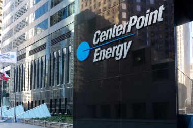 Houston, Teksas, ABD - 27 Şubat 2022: Houston, Teksas, ABD merkezindeki CenterPoint Enerji tabelası. CenterPoint Enerji A.Ş. bir Amerikan enerji dağıtım şirketidir..
