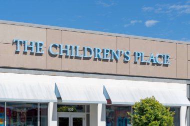 Pearland, Teksas, ABD - 19 Şubat 2022: Pearland, Teksas 'taki Çocuk Mekanı mağazası. The Children 's Place Inc., çocuk giyim ve aksesuarları satan bir Amerikan özel perakendecisi..