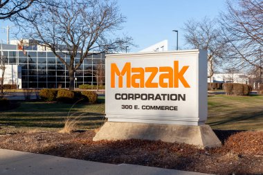 Schaumburg, Illinois, ABD - 27 Mart 2022: Mazaks imzası Schaumburg, Illinois, ABD 'de. Yamazaki Mazak Şirketi bir Japon makine alet üreticisi..