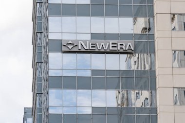 Houston, Teksas, ABD - 6 Mart 2022: New Eras şirketi Houston, Teksas, ABD 'deki genel merkez binasına imza attı. New Era Hayat Sigortası Şirketi bir Amerikan sigorta şirketidir..