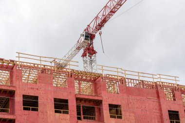 Houston, Teksas, ABD 'de bir Orta Rise ahşap çerçeve şantiyesi..