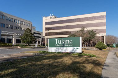 New Orleans, Louisiana, ABD - 12 Şubat 2022: New Orleans, Louisiana, ABD 'deki Tulane Lakeside Hastanesi. Tulane Lakeside Hastanesi bir öğretim, araştırma ve tıp sistemidir..