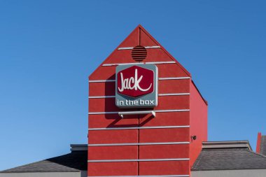 Pearland, TX, ABD - 7 Şubat 2022: Lokantadaki Jack tabelası. Jack in the Box bir Amerikan fast-food restoran zinciri..