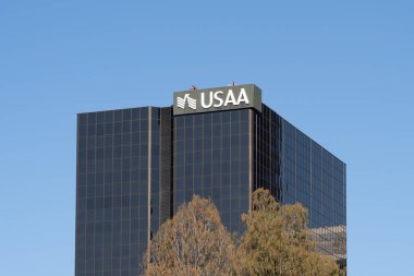 San Antonio, Teksas, ABD - 16 Mart 2022: San Antonio, Teksas 'taki USAA merkez ofisi. United Services Automobile Association (USAA) bir finans hizmeti grubudur..