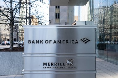 Houston, Teksas, ABD - 27 Şubat 2022: Houston, Teksas, ABD 'deki Bank of America ve Merrill tabelası. Merrill, Bank of America 'nın varlık yönetimi bölümü olarak çalışıyor..