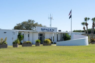 Cape Canaveral, Fl, ABD - 15 Ocak 2022: Cape Canaveral, ABD 'deki SpaceX Fırlatma ve İniş Kontrol Merkezi. SpaceX (Space Exploration Technologies Corp.), ABD 'li havacılık üreticisi..