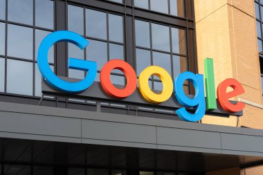 Detroit, Michigan, ABD - 26 Aralık 2021: Google logo işareti Detroit, Michigan, ABD 'de bulunan ABD' li çok uluslu teknoloji şirketidir..