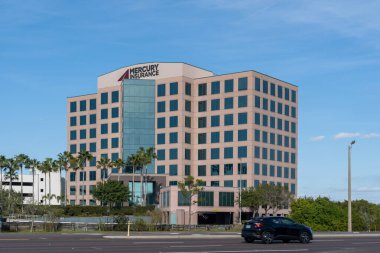 Tampa, FL, ABD - 8 Ocak 2022: Tampa, FL, ABD 'de Mercury Sigorta ofis binası gösterildi. Mercury General Corporation çok yönlü bir sigorta şirketidir..