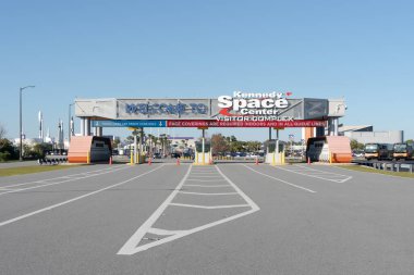 Merritt Adası, Florida, ABD - 15 Ocak 2022: Kennedy Uzay Merkezi 'nin ABD' deki Merritt Adası 'ndaki Ziyaretçi Kompleksi, NASA' nın Kennedy Uzay Merkezi 'nin ziyaretçi merkezi.