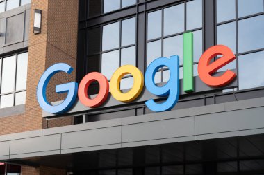 Detroit, Michigan, ABD - 26 Aralık 2021: Google logo işareti Detroit, Michigan, ABD 'de bulunan ABD' li çok uluslu teknoloji şirketidir..
