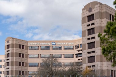 Houston, Teksas, ABD - 15 Şubat 2022: ABD Gazi İşleri Bakanlığı tarafından işletilen Houston, Teksas 'taki Michael E. DeBakey Gazi İşleri Sağlık Merkezi.