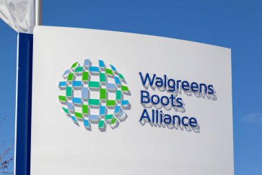 Deerfield, Illinois, ABD - 27 Mart 2022: Walgreens Deerfield, Illinois, ABD 'deki karargahlarında imza attı. Walgreen Şirketi, eczane zinciri işleten bir Amerikan şirketidir..