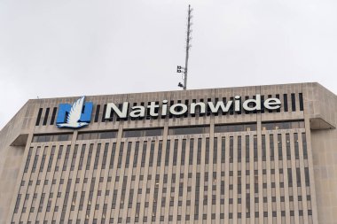 Columbus, Ohio, ABD - 27 Aralık 2021: Closeup Nationwide tabelası Columbus, Ohio, ABD 'deki merkezlerinde. Ülke çapında bir grup ABD 'li sigorta ve finans şirketi bulunmaktadır..