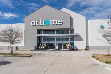 Pearland, Teksas, ABD - 19 Şubat 2022: Pearland, Teksas, ABD 'deki bir Home store. Evde bir ev dekorasyon zinciri var..