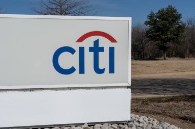 Irving, Taxas, ABD - 20 Mart 2022: Irving, Taxas, ABD 'deki ofisinde Citi yakın çekim tabelası. Citibank, finans hizmetleri çok uluslu Citigroup 'un tüketici bölümüdür..