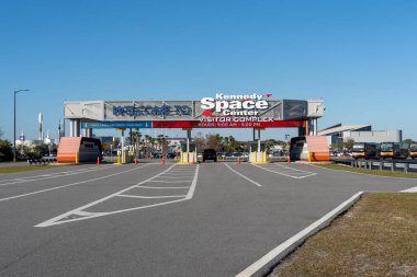 Merritt Adası, Florida, ABD - 15 Ocak 2022: Kennedy Uzay Merkezi 'nin ABD' deki Merritt Adası 'ndaki Ziyaretçi Kompleksi, NASA' nın Kennedy Uzay Merkezi 'nin ziyaretçi merkezi.