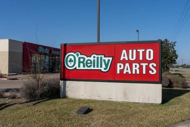 Pearland, TX, ABD - 10 Mart 2022: OReilly Oto yedek parça dükkanının yakın çekimi gösterildi. OReilly Oto Parts, Amerikalı oto yedek parça satıcısı..
