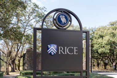 Houston, Teksas, ABD - 15 Şubat 2022: Rice Üniversitesi 'nin Houston, Teksas, ABD' deki girişlerinden birinde imzası. William Marsh Rice Üniversitesi özel bir araştırma üniversitesidir..