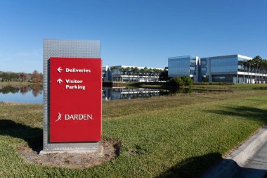 Orlando, FL, ABD - 20 Ocak 2022: Dardens, Orlando, Fl, ABD 'deki genel merkezlerinde imzaladı. Darden Concepts, Eddie V ve The Capital Grille 'in sahibi olan bir Amerikan restoran işletmecisi..