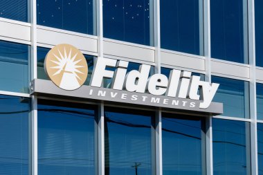 Austin, Teksas, ABD - 18 Mart 2022: Fidelity Investments Austin, Teksas, ABD 'deki ofisinde anlaşma imzaladı. Fidelity Investments Inc., Amerikan çok uluslu finans hizmetleri şirketidir..
