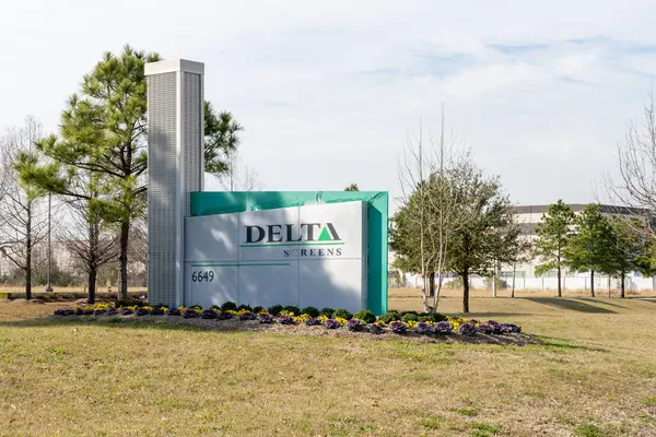 休斯敦 2022年3月2日 Delta Screens在其位于美国 Tx休斯敦的总部签署 德尔塔屏专业生产工业楔形金属丝屏 — 图库照片